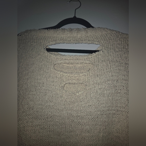 Umgee Womens Cream Crew Neck Sweater with Distressed Details EUC Size S - Picture 9 of 11